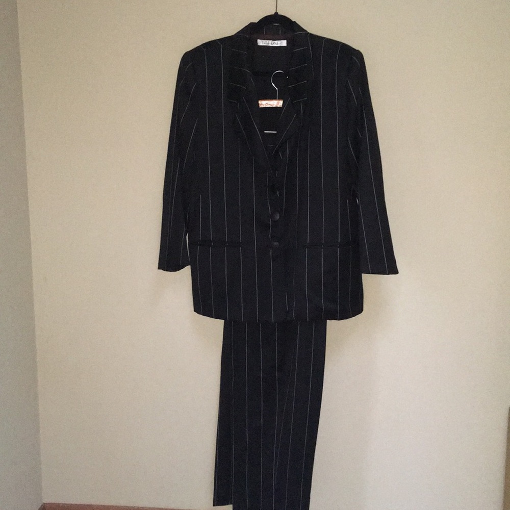Vintage Tahari Black Pinstripe Suit Size 16